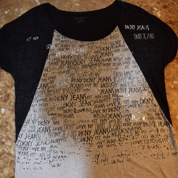 Lg DKNY short sleeve shirt in Women - Picture 3 of 3